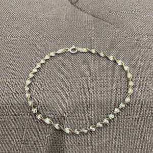 Silver threaded bracelet